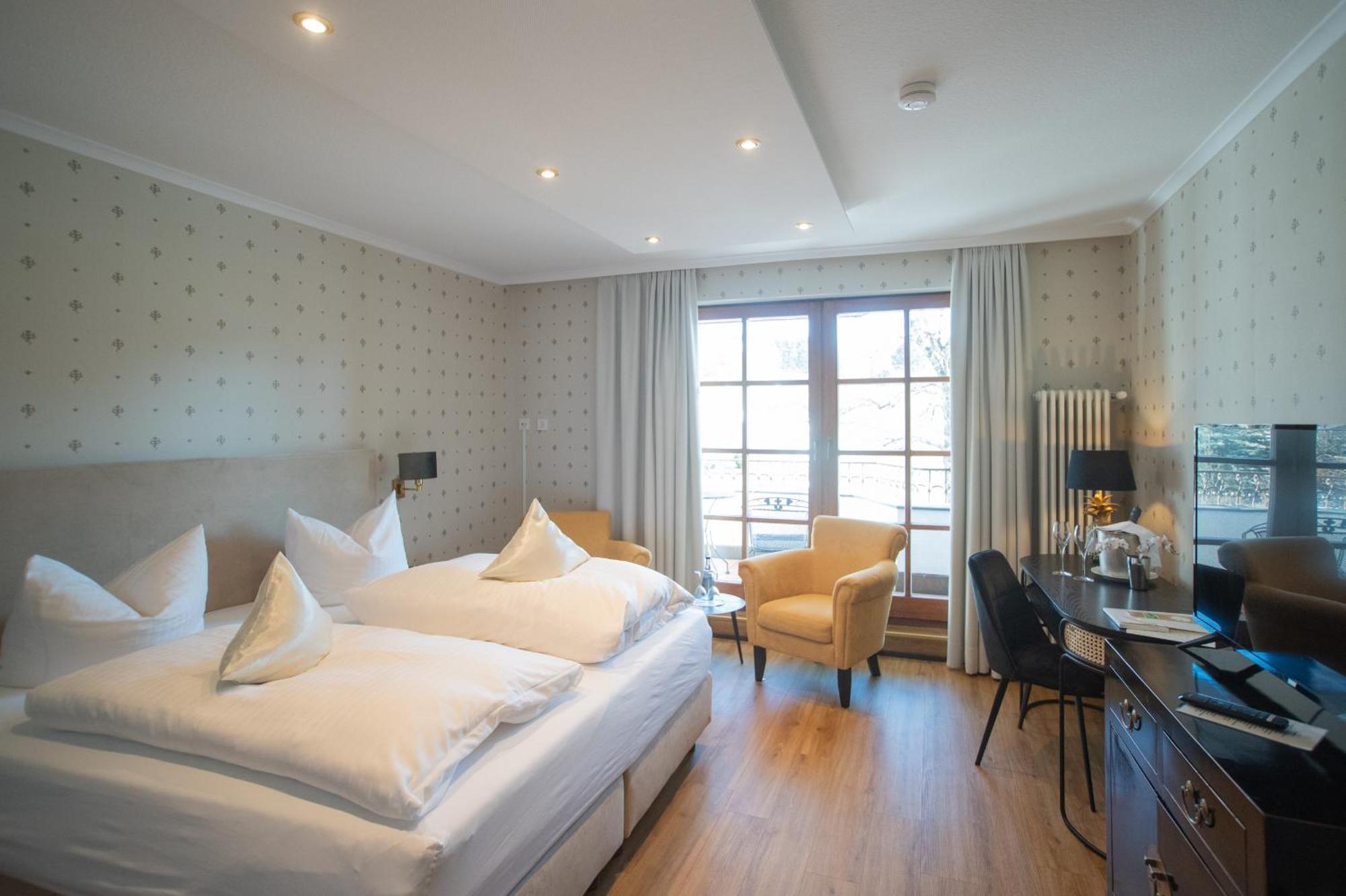 Hotel Restaurant Vinothek Lamm Bad Herrenalb Εξωτερικό φωτογραφία
