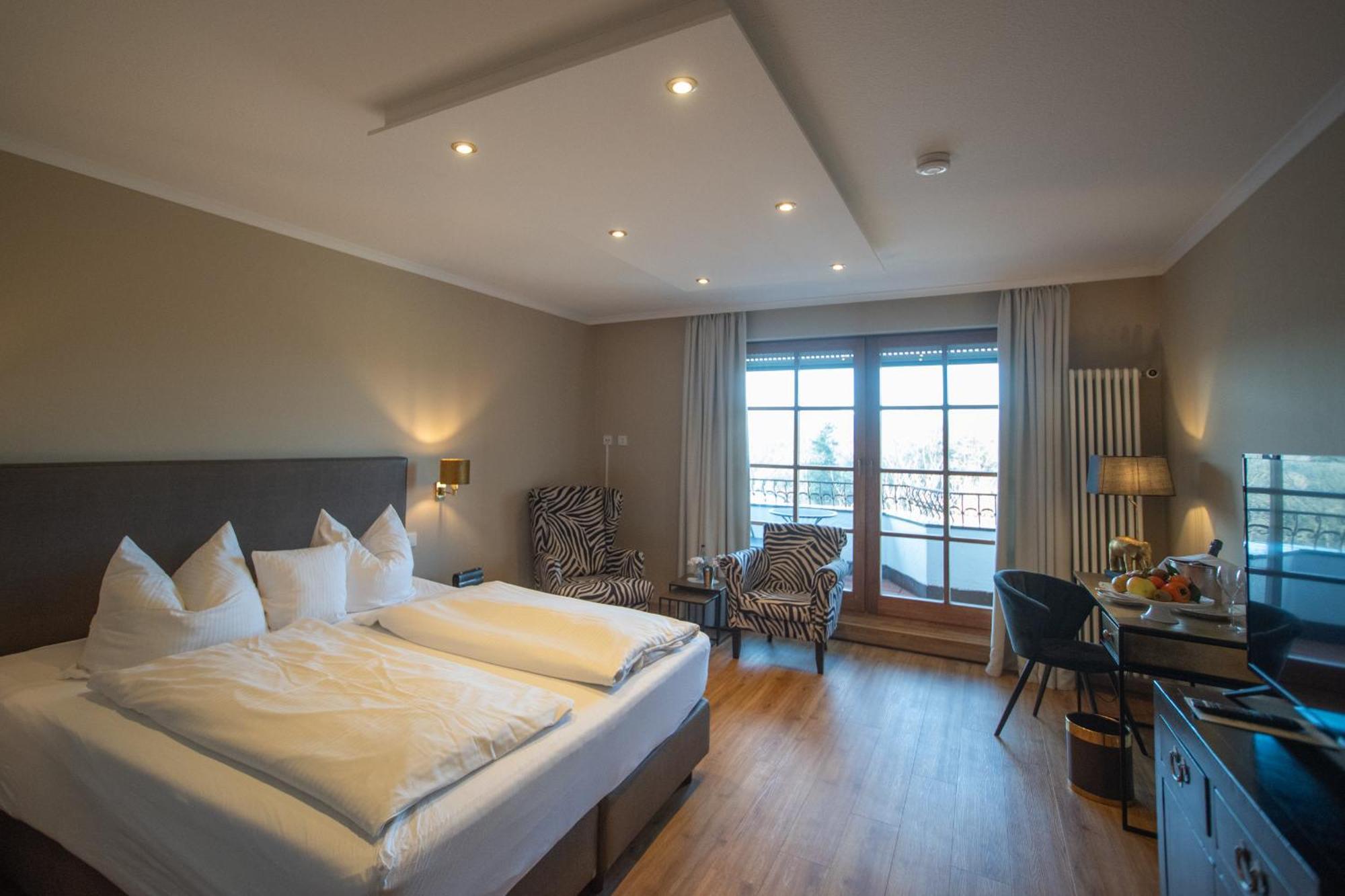 Hotel Restaurant Vinothek Lamm Bad Herrenalb Εξωτερικό φωτογραφία