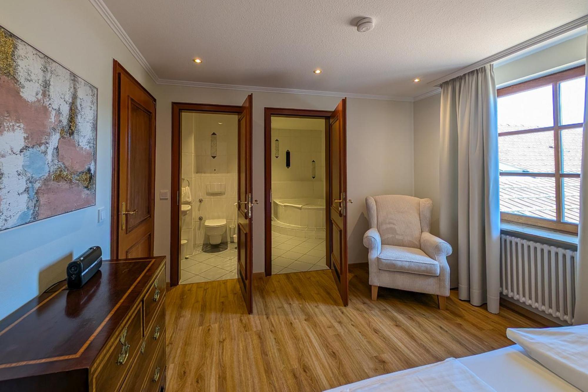 Hotel Restaurant Vinothek Lamm Bad Herrenalb Εξωτερικό φωτογραφία